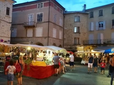 marché nocturne